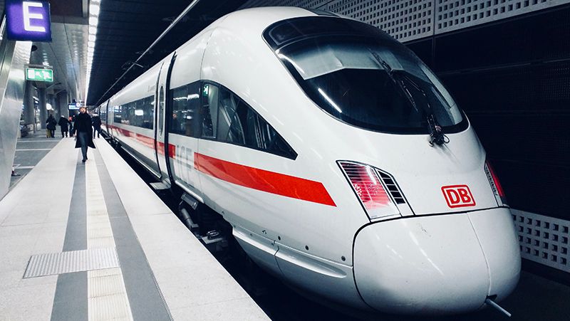 حلول متكاملة لتصنيع المنتجات المطاطية لقطاعات السكك الحديدية والصناعات البحرية